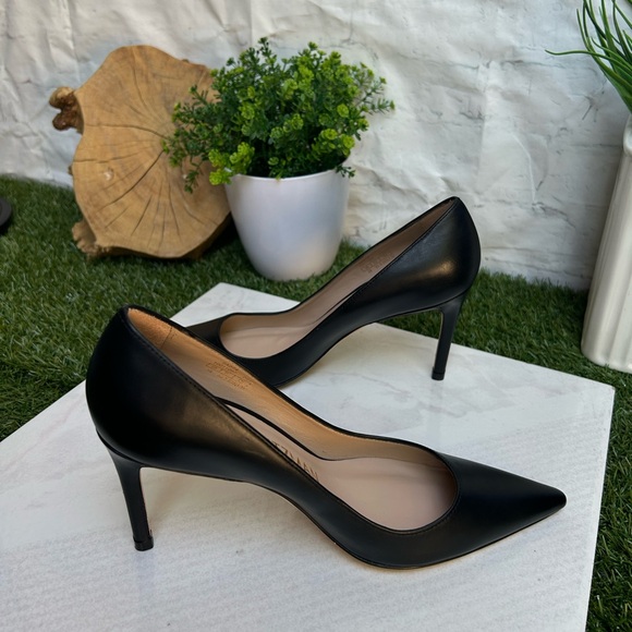 Stuart Weitzman Anny Pointed-Toe Slip-On
Pumps black 75 women size 5 New - Picture 10 of 17